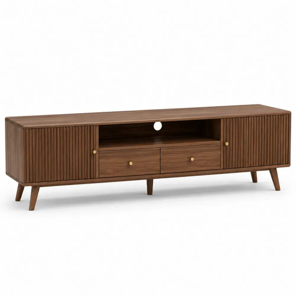 Mueble bajo para TV de MDF acabado nogal con puertas laterales ranuradas dos cajones y estante abierto 180 x 40 x 50 cm