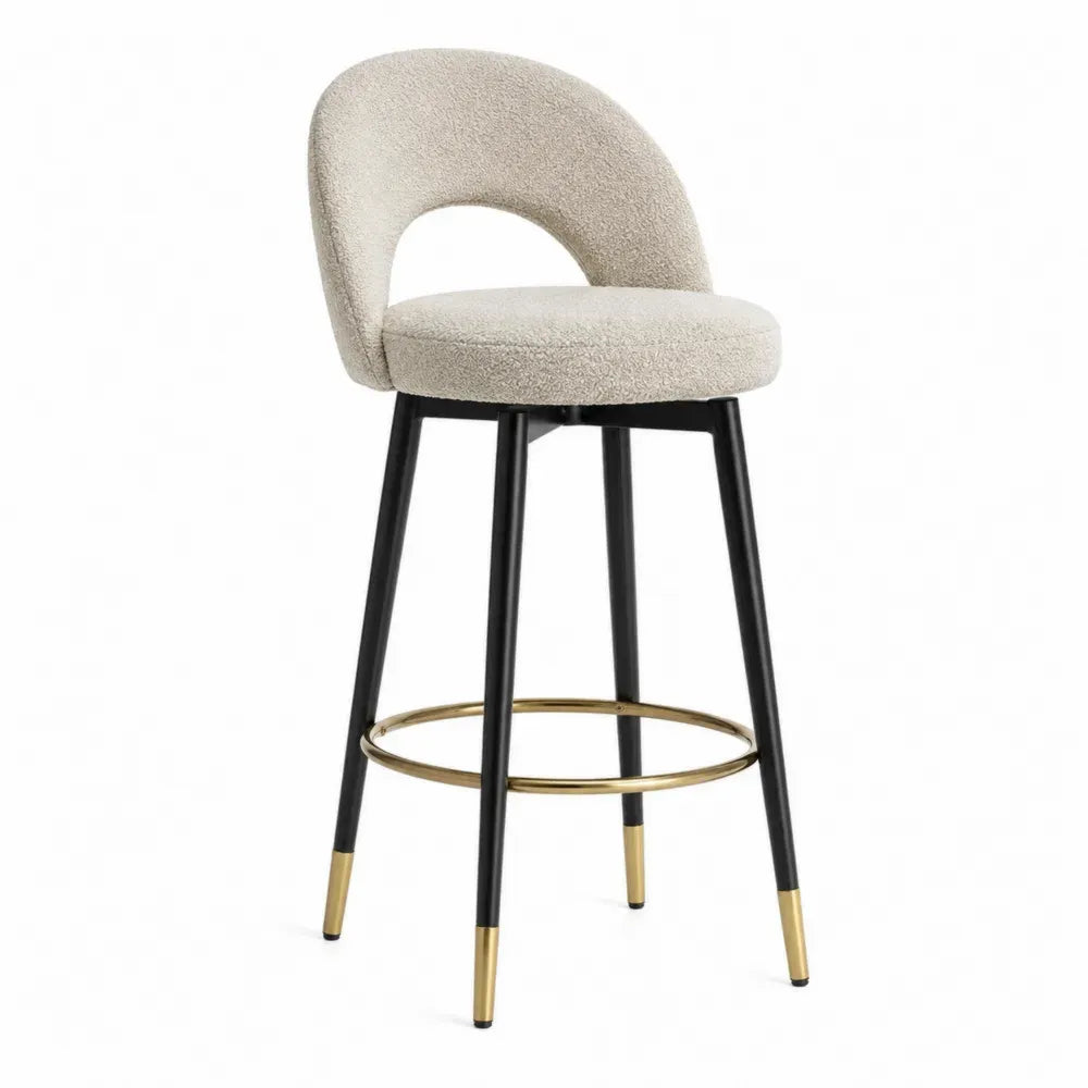 Taburete de bar con respaldo asiento tapizado tejido bouclé estructura de acero negro patas metálicas con reposapiés dorado fijo 95 cm alto 45 cm ancho 50 cm profundidad color beige